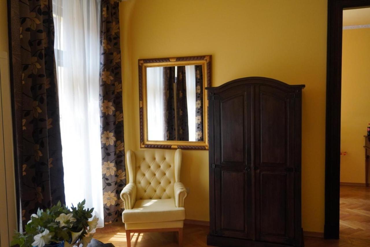 Casa Republicii Hotel Brasov Luaran gambar