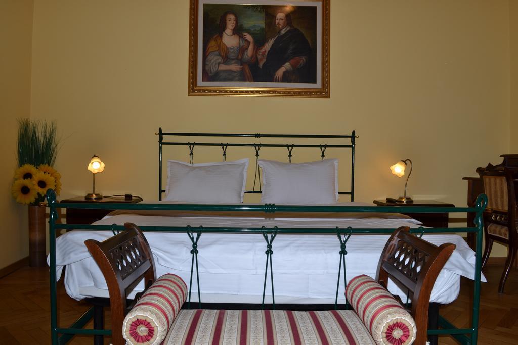 Casa Republicii Hotel Brasov Luaran gambar